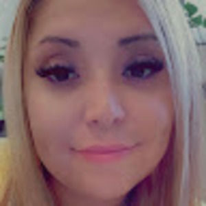 Meet your Posher, Raquel